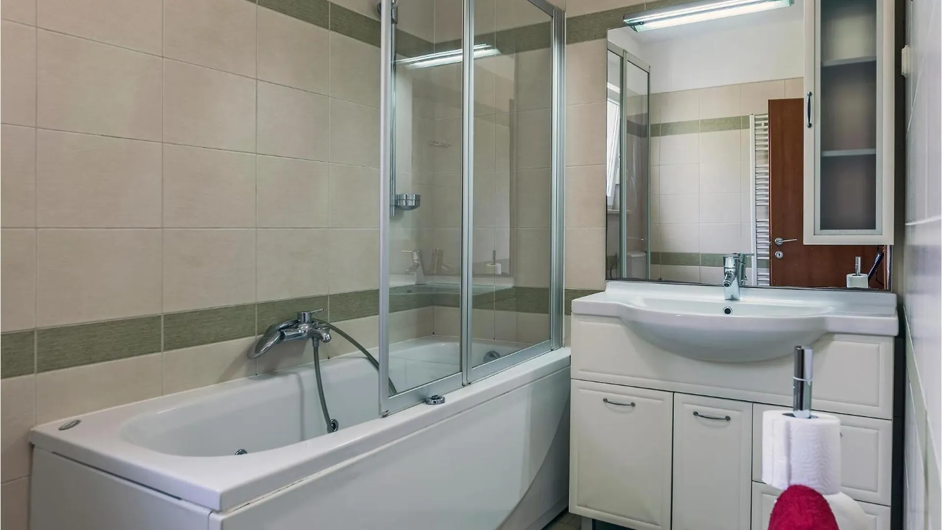 Gorgeous Apartment In Pula With Wifi 0*,